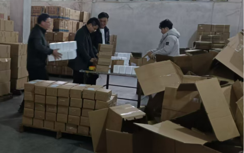 訂單海嘯來襲，倉庫人星夜兼程趕訂單